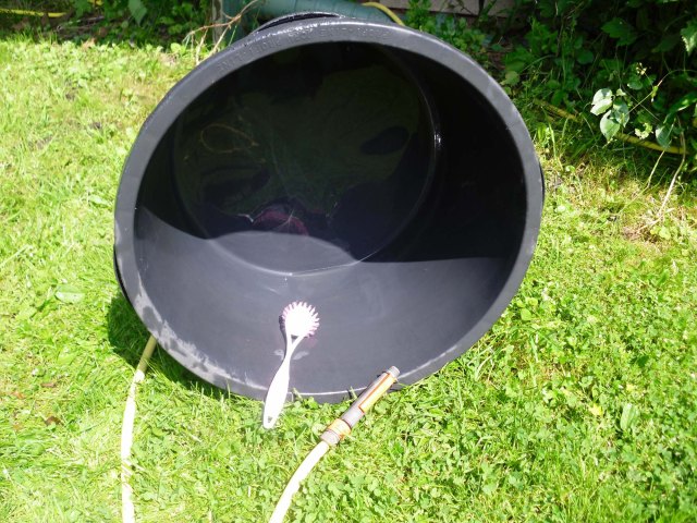 Wassertrog-schrubben