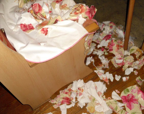 Zerfetzte-Tischdecke-5